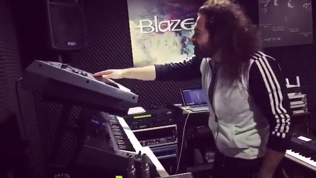 Toto fearful heart synth cover смотреть онлайн