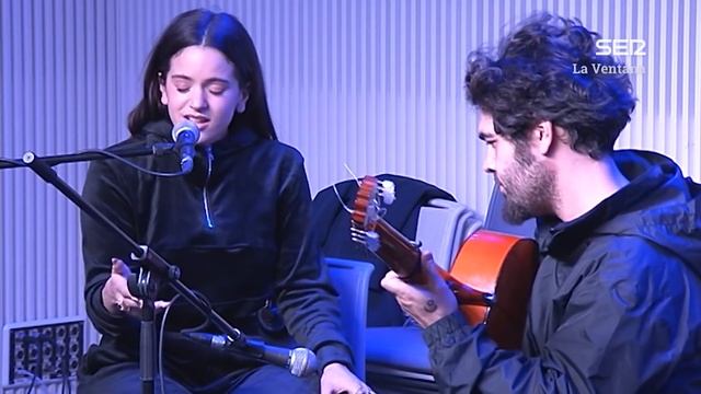 Rosalía - Di mi nombre en acústico смотреть онлайн