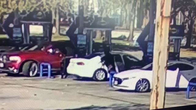 New video shows gunmen ambush men at north Harris County gas station смотреть онлайн