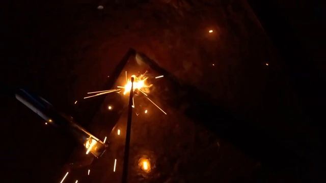 Как сварить новичку✅.Для начинающих сварщиков.На примере профильной трубы под углом 90°? смотреть онлайн