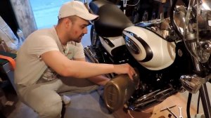 Bajaj Avenger 220 Cruise. Распаковка, пуск, замена масла.