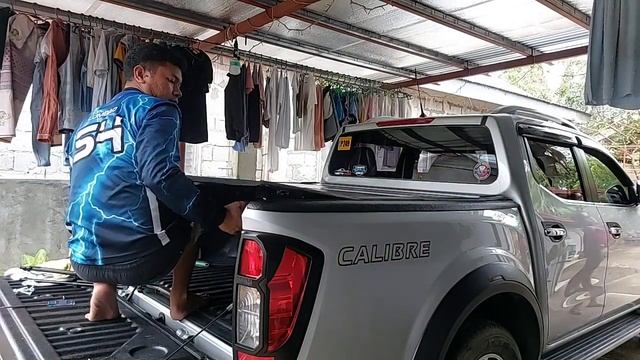 DIY Trifold v2 Bedcover installation on Nissan Navara смотреть онлайн