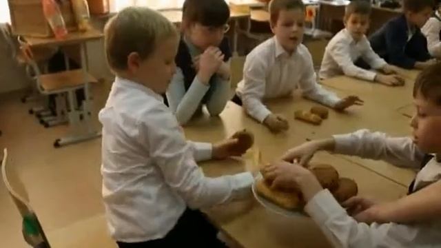 КОНТРОЛЬНАЯ ЗАКУПКА в УрФО (БУТЫЛОЧКИ) от 06.12.2014 смотреть онлайн