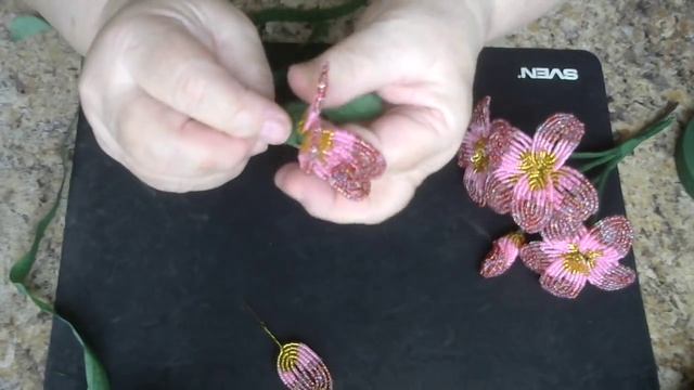 Плюмерия из бисера. Мастер - класс. Бисероплетение. смотреть онлайн