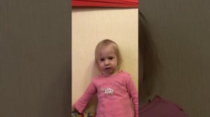 Дочка насикала на диван