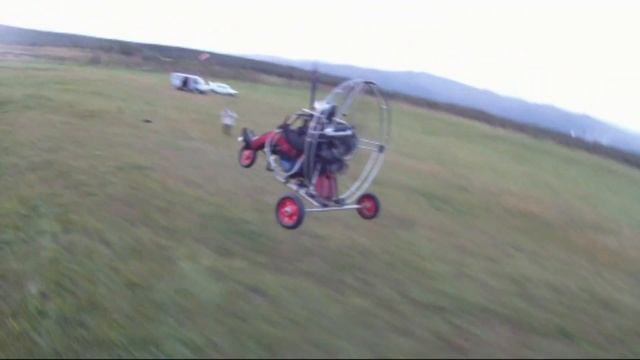 паратрайк взлёт и посадка.mp4