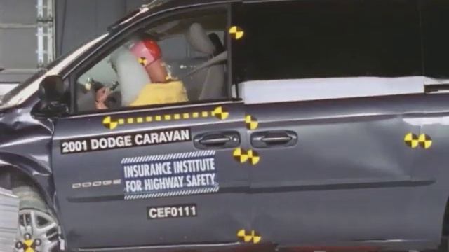 2001 Dodge Grand Caravan moderate overlap IIHS crash test смотреть онлайн