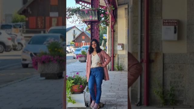 Chamonix, France, city tour. On the foothills of Mont blonc, Alps, Chamonix is a fairy tale town. смотреть онлайн