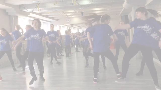 На тренировках в студии танца "Импульс" смотреть онлайн