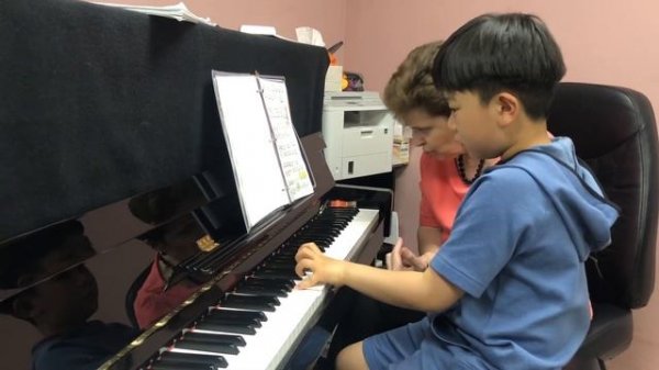 Exploring Musical Expressions: Piano Lesson with Jerry (6). Beethoven. Sonatina in F. Rondo.