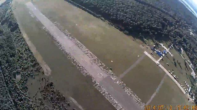 Первый прыжок с парашютом смотреть онлайн