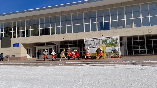 Танец "Чайная". Танцуют дети из ДШИ п.Рефтинский, Свердловская обл. смотреть онлайн