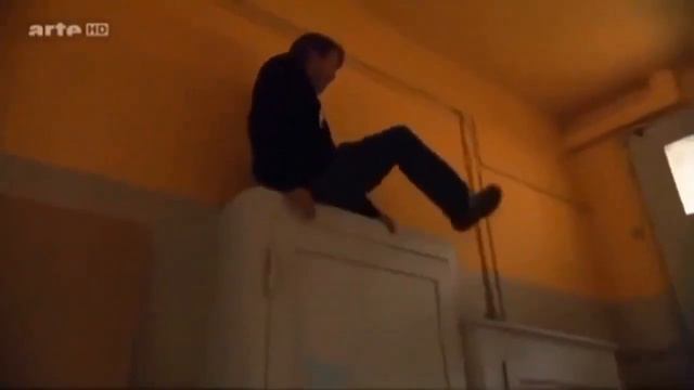 Mads Mikkelsen saying "Shit! My ass is too fat." смотреть онлайн