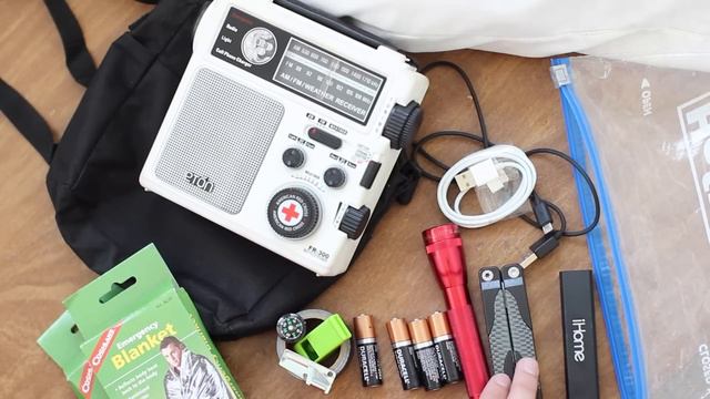 DIY Emergency Survival Kit -- Build One Today! смотреть онлайн