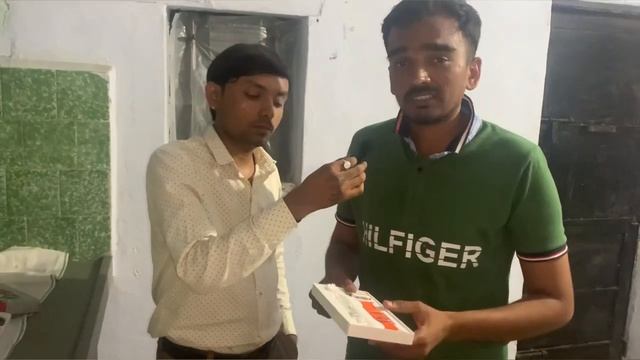 CHEAPER SMART WATCHES, AIR PODS & LAPTOPS ETC IN AHMEDABAD. #smartgadgets #smartwatch #airpods смотреть онлайн