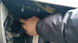 Замена салонного фильтра. Toyota Corolla (120,130 Кузов)