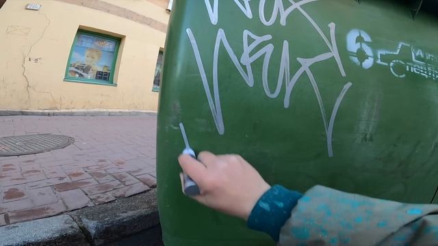 Graffiti review with Wekman // Uni Paint px 30 - Best chrome marker for tags смотреть онлайн