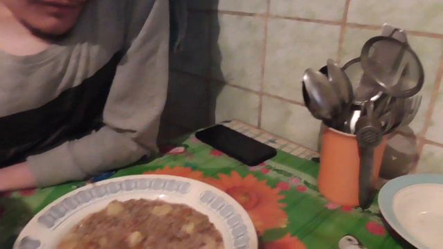 ЖИВУ МЕСЯЦ НА 60 ДОЛЛАРОВ. Живу на пенсию инвалида месяц в Украине в 2019 году. День четвертый смотреть онлайн