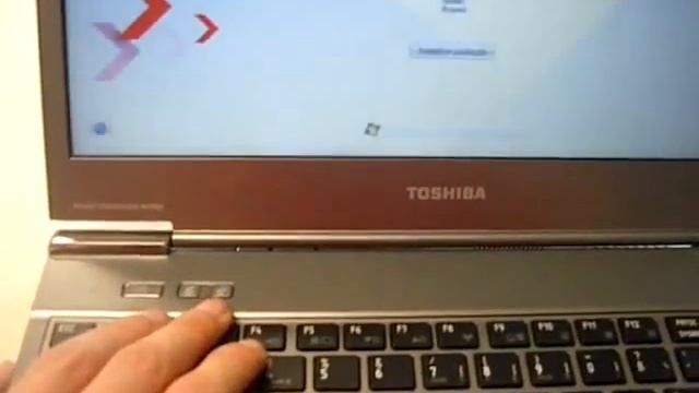 Hands-On: Toshiba Satelite Z830 Ultrabook смотреть онлайн
