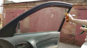 Удаляем клей от тонировки