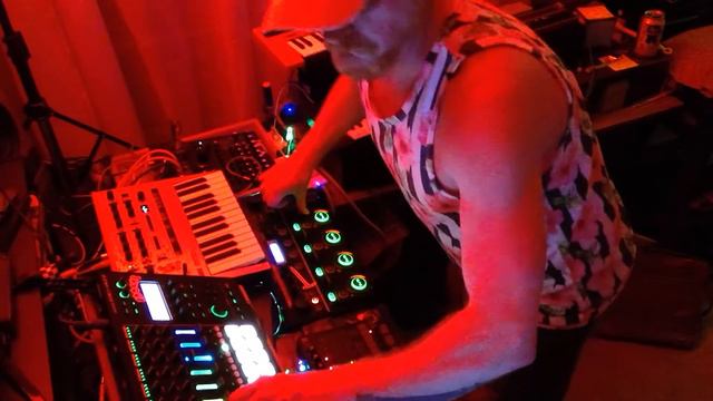 20210114/session : RC 505 + MC 707 + Korg Monologue + Uno Synth + Reface YC Reface DX + NI Massive смотреть онлайн