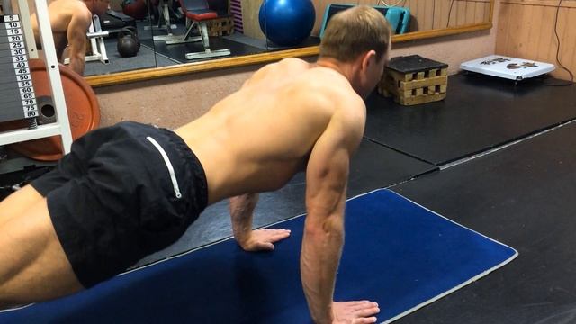 Отжимания на трицепс. Как накачать трицепс отжиманиями от пола? смотреть онлайн