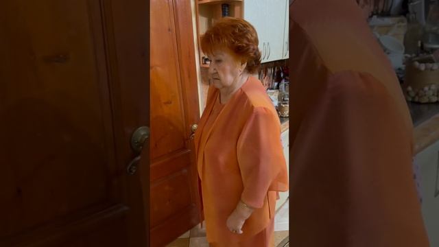 Идёт ли Супербусе такая причёска? Что скажете? ??? #прическа #модница #укладка #бабулечка #буся смотреть онлайн