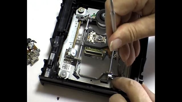 Blu-Ray Disc Player Sony BDP S-300 Разборка и замена лазера. ( Replacement of the laser.) смотреть онлайн
