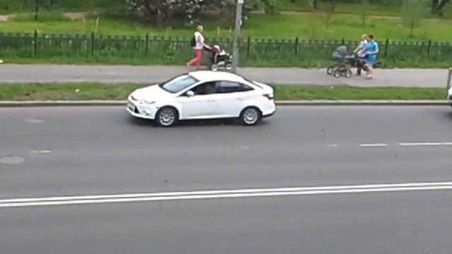 Грузовик маленький поехал с колёсами! смотреть онлайн