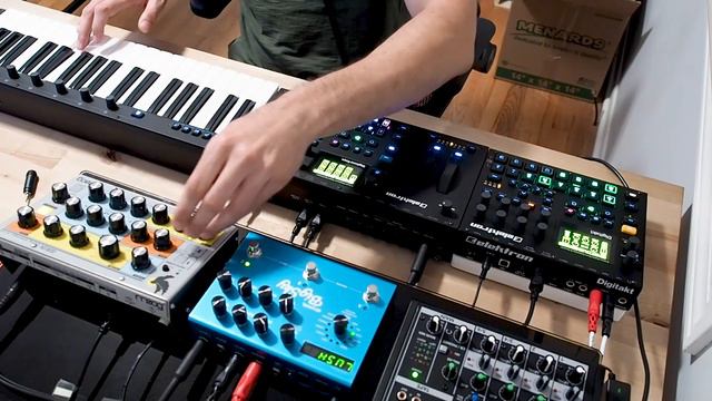 Moog Sirin live solo jam with Digitakt & Digitone plus Strymon Big Sky смотреть онлайн