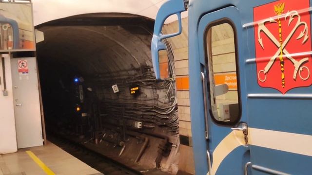 Метро Санкт-Петербурга 6 II 68 ЛЕТ МЕТРОПОЛИТЕНУ САНКТ-ПЕТЕРБУГА II Перегонки, спецсостав и ретро! смотреть онлайн