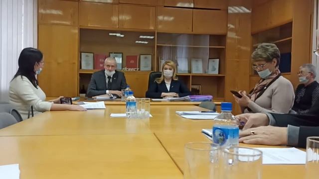 Как председатель Думы Асбеста Ларионов допустил до заседания и пообещал вызвать Роспотребнадзор смотреть онлайн