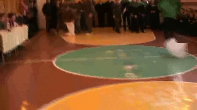 Смешной конкурс с мешком. A funny contest with the bag (# - 8 ) смотреть онлайн