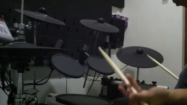 Draco and friends drum practice as metronome смотреть онлайн