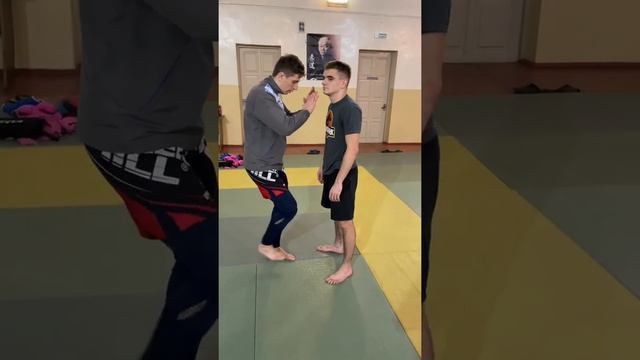 А вы как часто вы дерётесь на улице? #кранмма #kranmma #самбо #самооборона #драка смотреть онлайн