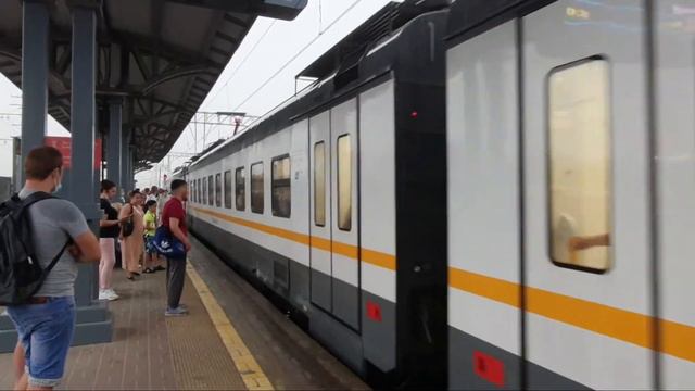 ЭП2Д, ЭГ2Тв и ЭС2Г на станции Царицыно D2 смотреть онлайн