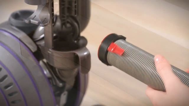 Замена шланга у вертикального пылесоса Dyson DC41 смотреть онлайн