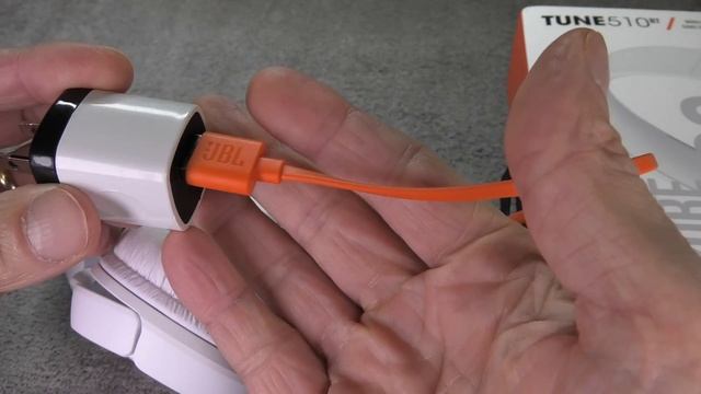 Charging JBL TUNE Headphones Battery (How to TUNE510BT) смотреть онлайн