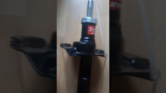 Распаковка разных партий оригинальных амортизаторных стоек KYB смотреть онлайн