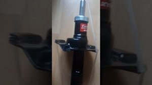 Распаковка разных партий оригинальных амортизаторных стоек KYB