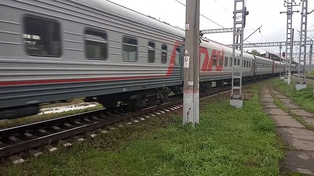ЧС7-274 с поездом Москва - Орск. Платформа Нагатинская. смотреть онлайн