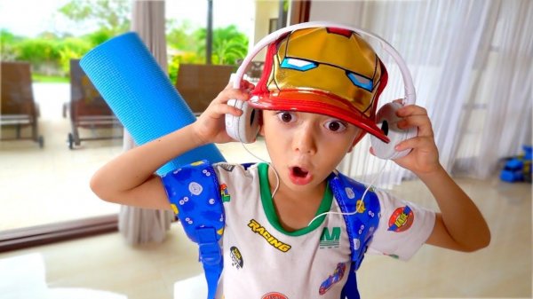 Марк играет в сборник историй