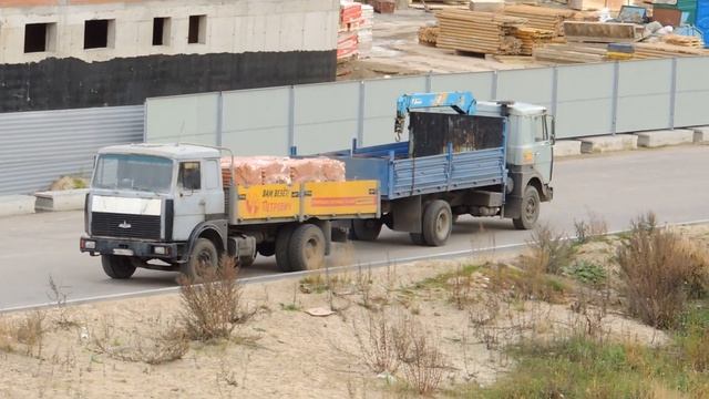 Грузовичка Петровича 2 раза будет брать на Буксир Манипулятор МАЗ и 2 раза сорвется трос смотреть онлайн