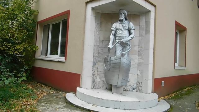 Уникальные дворы Светлогорска / Ретро автомобили / Калининградская область смотреть онлайн