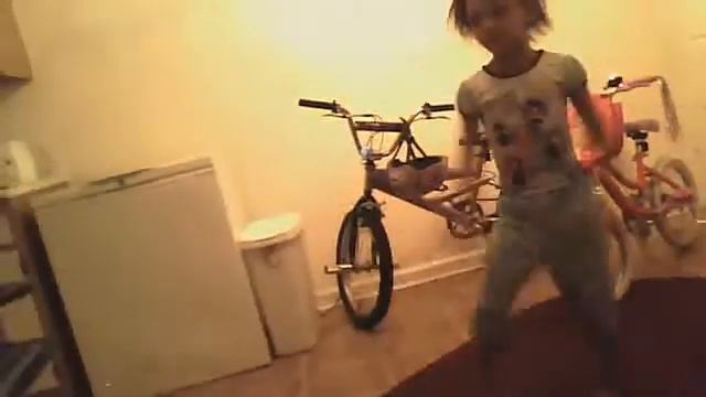 Nakari - Whip My Hair смотреть онлайн