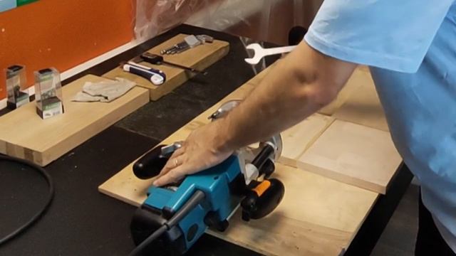 Фрезы для ручного фрезера Алмаз серия 1017 R12. Кромочная калевочная фреза с подшипником смотреть онлайн