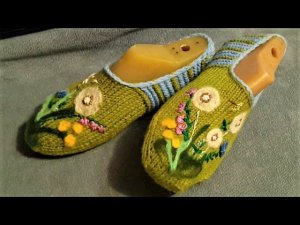 Следки двумя спицами с удобной посадкой без шва