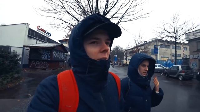 Полетел на Sneaker Con | Выиграть Yeezy в автомате? смотреть онлайн