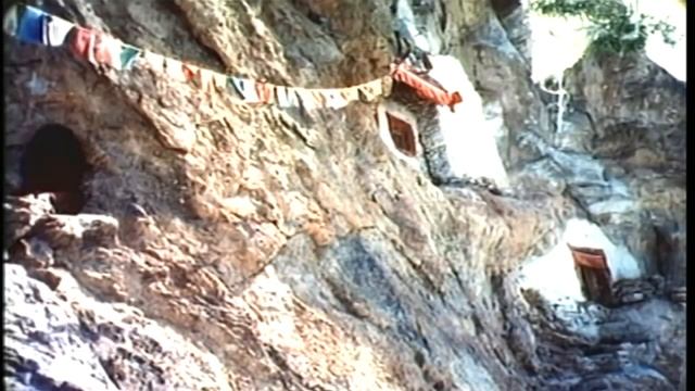 Великие йоги Тибета Туммо тиб གཏུམ་མོ་, Вайли gtum mo; санскр चण्ड, caṇḍālī IAST смотреть онлайн