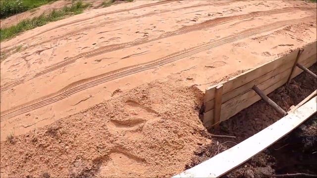 20 тонн песка+ 10 тонн ПГС. Виброплита??. Дренажная канава. смотреть онлайн